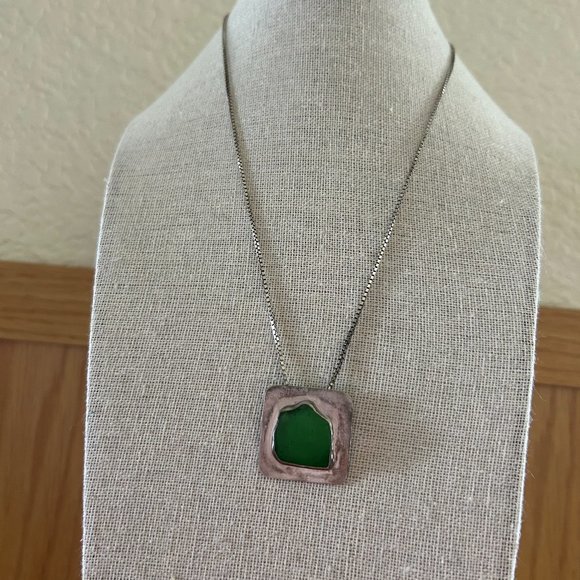 Jade and silver pendant necklace and bangle bracelet Set - Picture 3 of 9